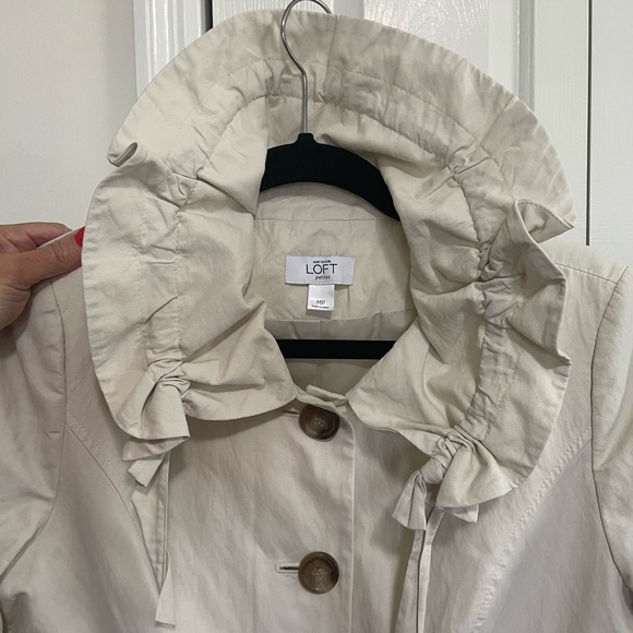 Ann Taylor Loft Petites Lightweight Rain Jacket Beige Size Medium Petite - Picture 2 of 13